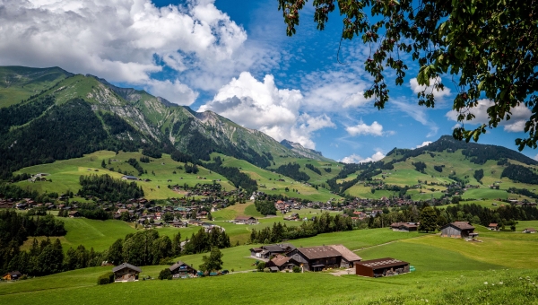Le Pays d'Enhaut est frappé par une pénurie de logements, les communes lancent un appels aux propriétaires